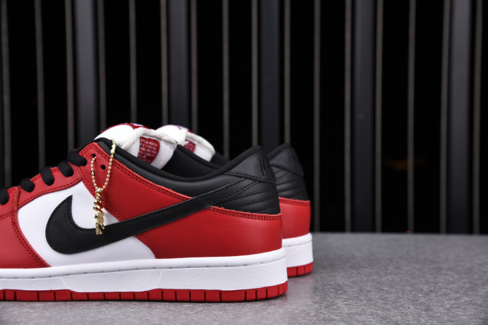 KICKWHO NIKE SB DUNK LOW J-PACK CHICAGO BQ6817-600