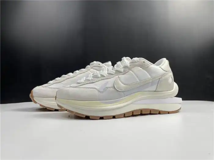 Cheap LY NIKE VAPORWAFFLE SACAI WHITE DD1875-100