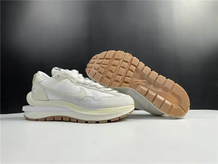 Bmlin NIKE VAPORWAFFLE SACAI WHITE DD1875-100