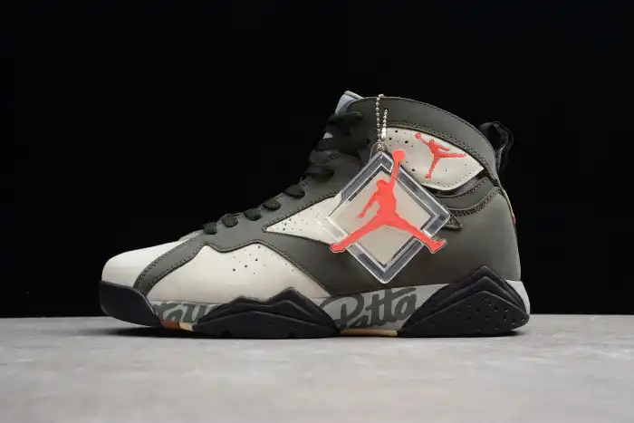 HYPE Patta x Air Jordan 7 Icicle AT3375-100