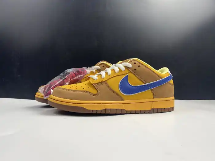 Husky Nike SB Dunk Low Newcastle Brown Ale 313170-741