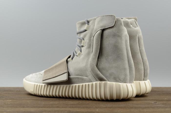 TB Kanye West x adidas Yeezy 750 Boost Grey B35309