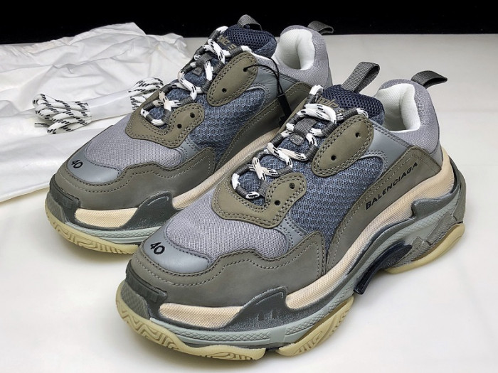 TB BLCG Triple S Grey Beige 656686 W06G01 1022