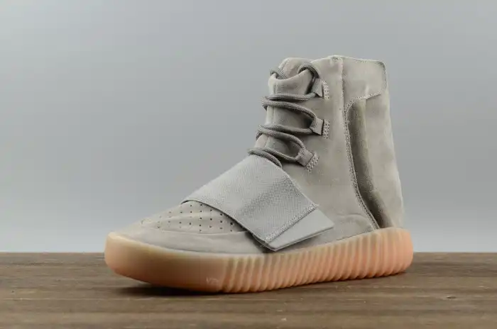 Rep LY ADIDAS YEEZY 750 BOOST LIGHT GREY GUM GLOW DARK BB1840