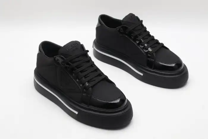 Bmlin Prada sneakers