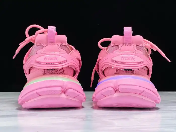 Rep LY BLCG Track Trainer Pink Lighted 542436 W2LA1 5842