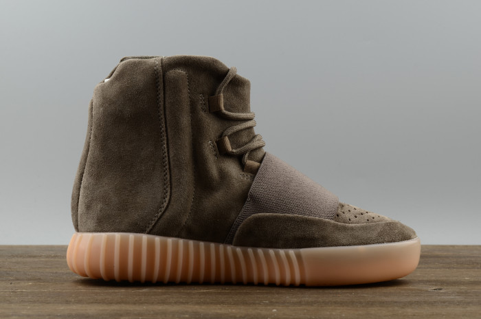 TB adidas Yeezy 750 Boost Light Brown BY2456