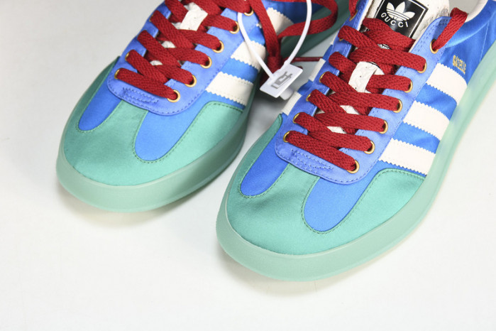 TB adidas x Gucci women's Gazelle sneaker 707867 U7R10 3660