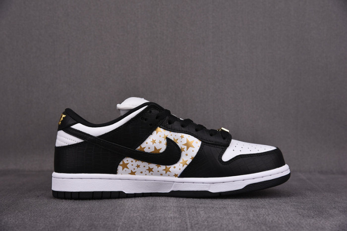 KICKWHO Nike SB Dunk Low Supre* Stars Black (2021) DH3228-102