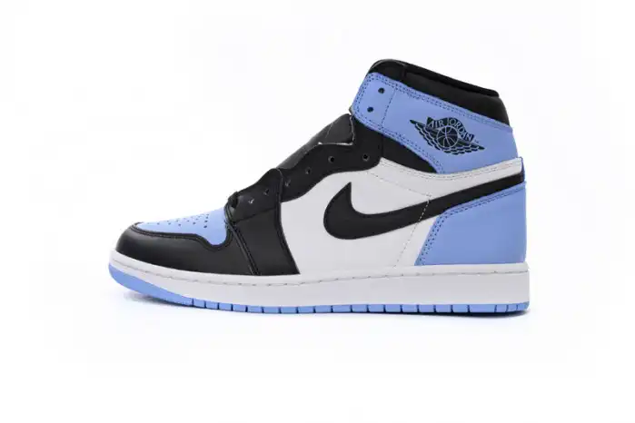 Husky Air Jordan 1 High OG UNC Toe DZ5485-400