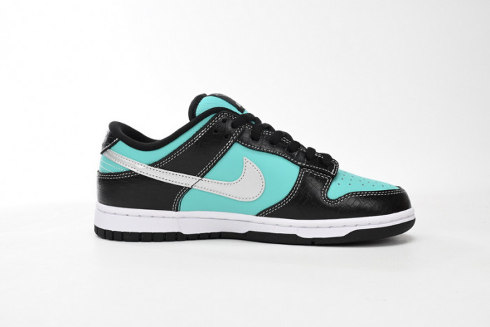 KICKWHO Nike Dunk SB Low Diamond Supply Co. "Tiffany" 304292-402