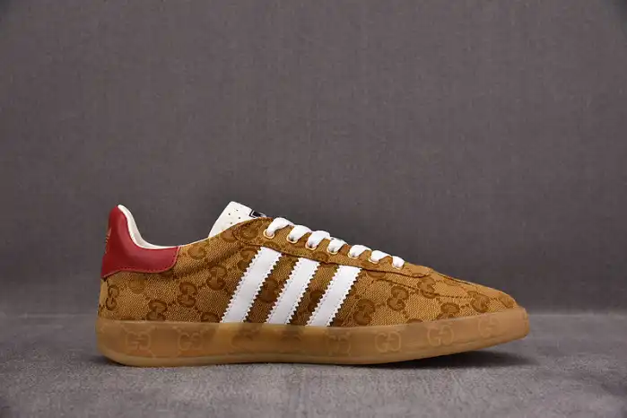 Bmlin Shoes Adidas x Gucci Gazelle Sneaker Golden