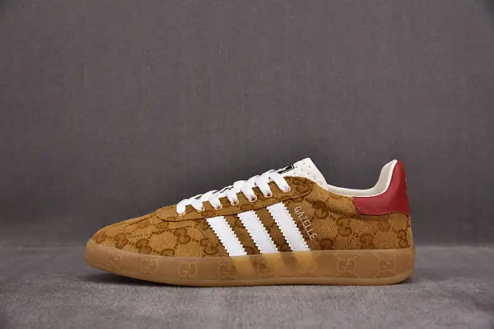 Bmlin Shoes Adidas x Gucci Gazelle Sneaker Golden