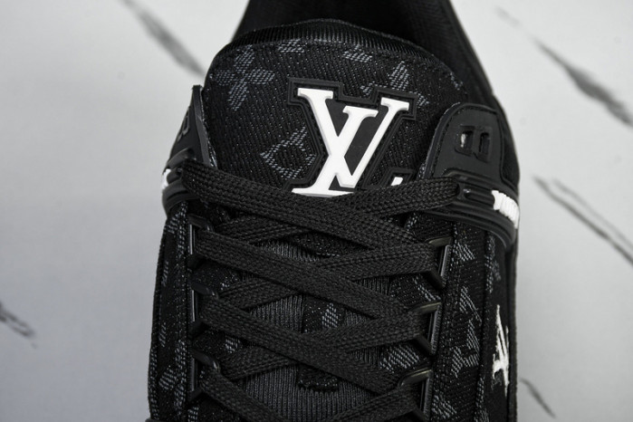 TB LV TRAINER SNEAKER 24111502