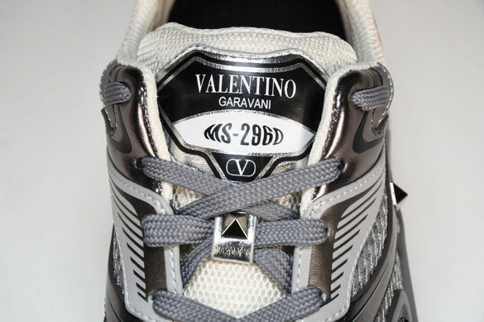 TB Valentino Garavani MS-2960 Low-top Sneaker