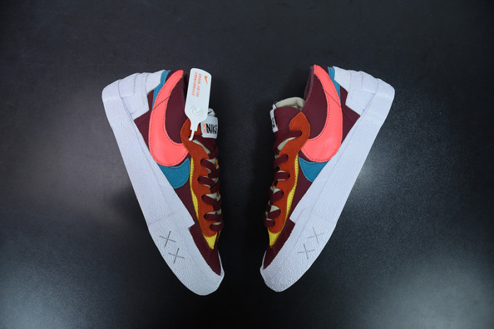 TB Nike Blazer Low sacai KAWS Red DM7901-600