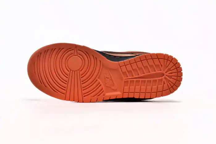 Bmlin Shoes Concepts x Nike SB Dunk Low Orange Lobster FD8776-800