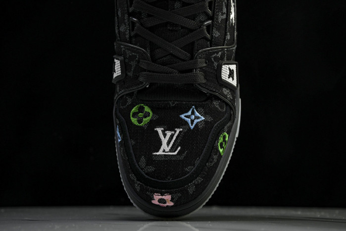 TB LV TRAINER SNEAKER 24111502