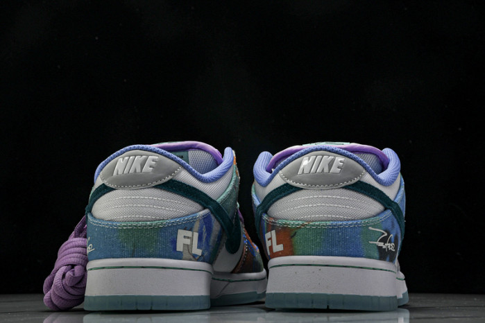 TB Nike SB Dunk Low Futura Laboratories Bleached Aqua HF6061-400