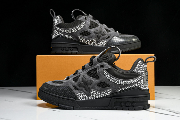 TB LV TRAINER SNEAKER 24111501