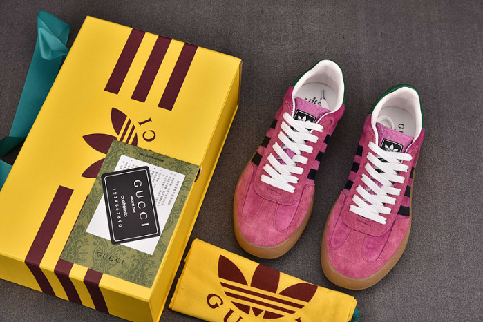 TB Adidas x Gucci Gazelle Sneaker Pink