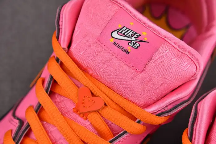 Bmlin The Powerpuff Girls x Nike SB Dunk Low Blossom FD2631-600