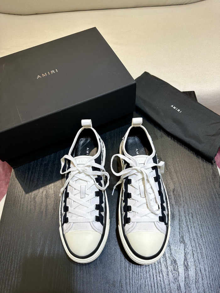 TB AR1M1 Sneaker 24112601