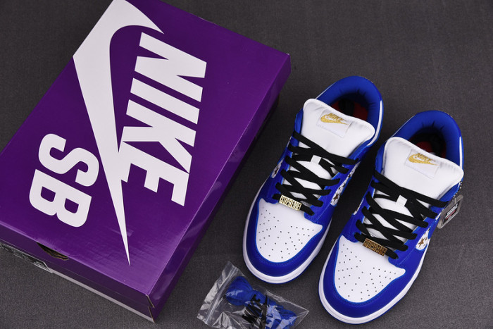 KICKWHO Nike SB Dunk Low Supre* Stars Hyper Royal (2021) DH3228-100