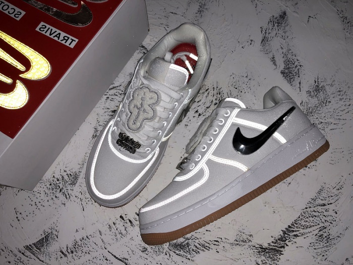 TB AIR FORCE 1 LOW TRAVIS SCOTT (AF100) AQ4211-100