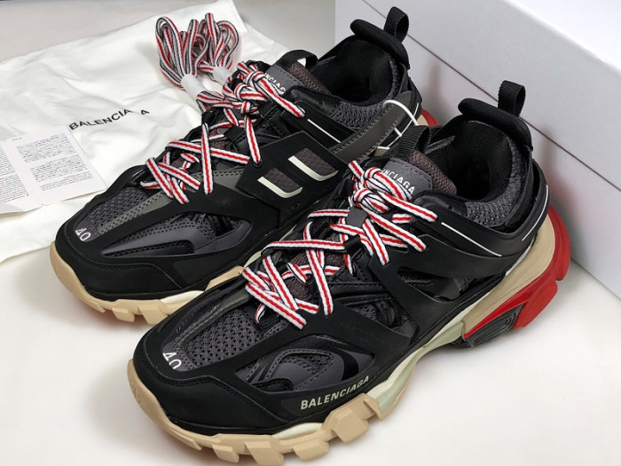 TB BLCG TRACK TRAINER 'BLACK RED' 542023 W1GB6 1002