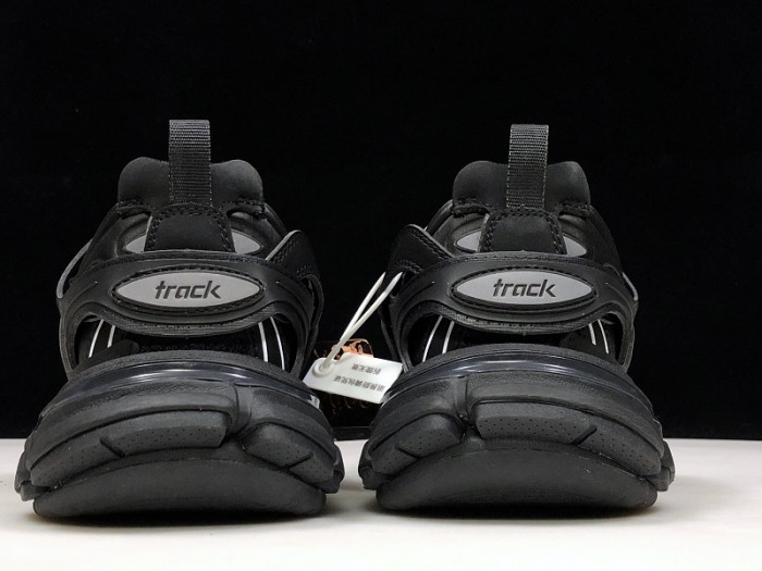 TB BLCG TRACK TRAINER 'TRIPLE BLACK' 542023 W1GB1 1000