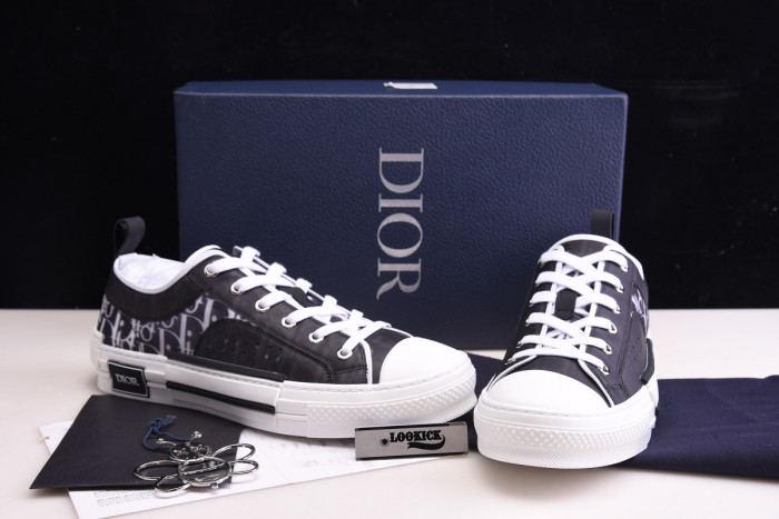 TB DR B23 Low Top Oblique Sneaker Black & White