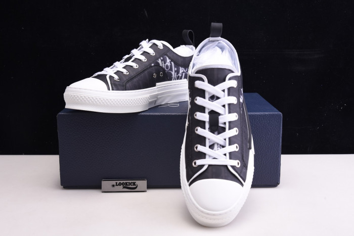 TB DR B23 Low Top Oblique Sneaker Black & White