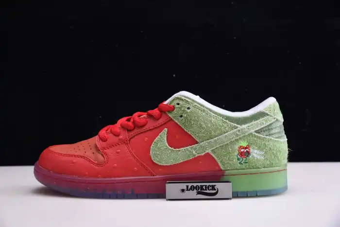 Bmlin Nike SB Dunk Low Strawberry Cough CW7093-601