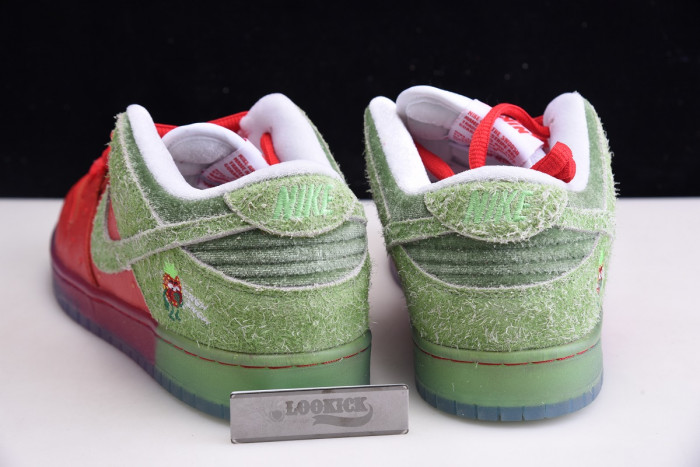 KICKWHO Nike SB Dunk Low Strawberry Cough CW7093-601