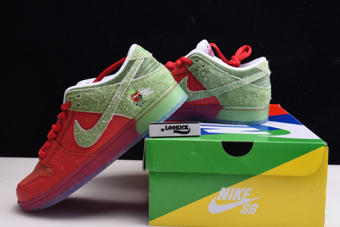 KICKWHO Nike SB Dunk Low Strawberry Cough CW7093-601