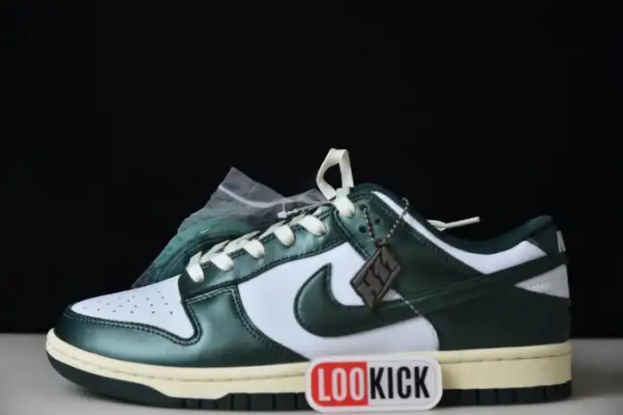 MaikeSneakers Nike Dunk Low Vintage Green (W) DQ8580-100