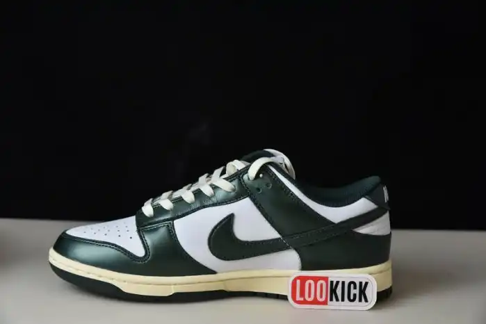 MaikeSneakers Nike Dunk Low Vintage Green (W) DQ8580-100