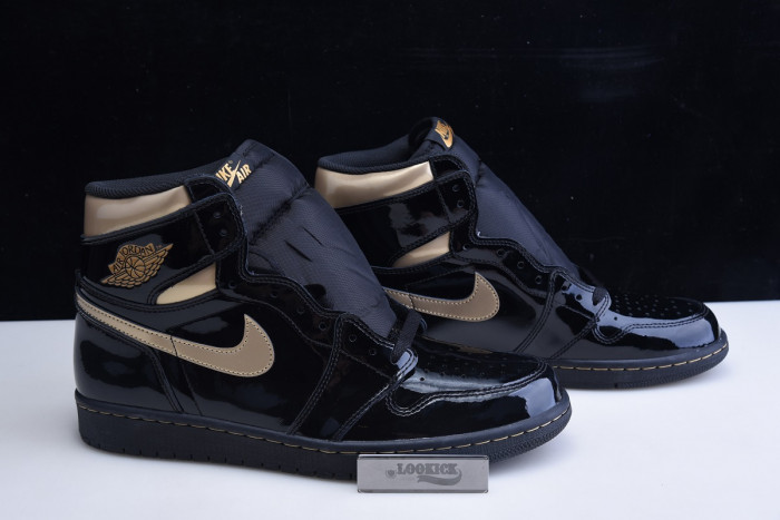 TB AIR JORDAN 1 RETRO HIGH BLACK METALLIC GOLD (2020) 555088-032