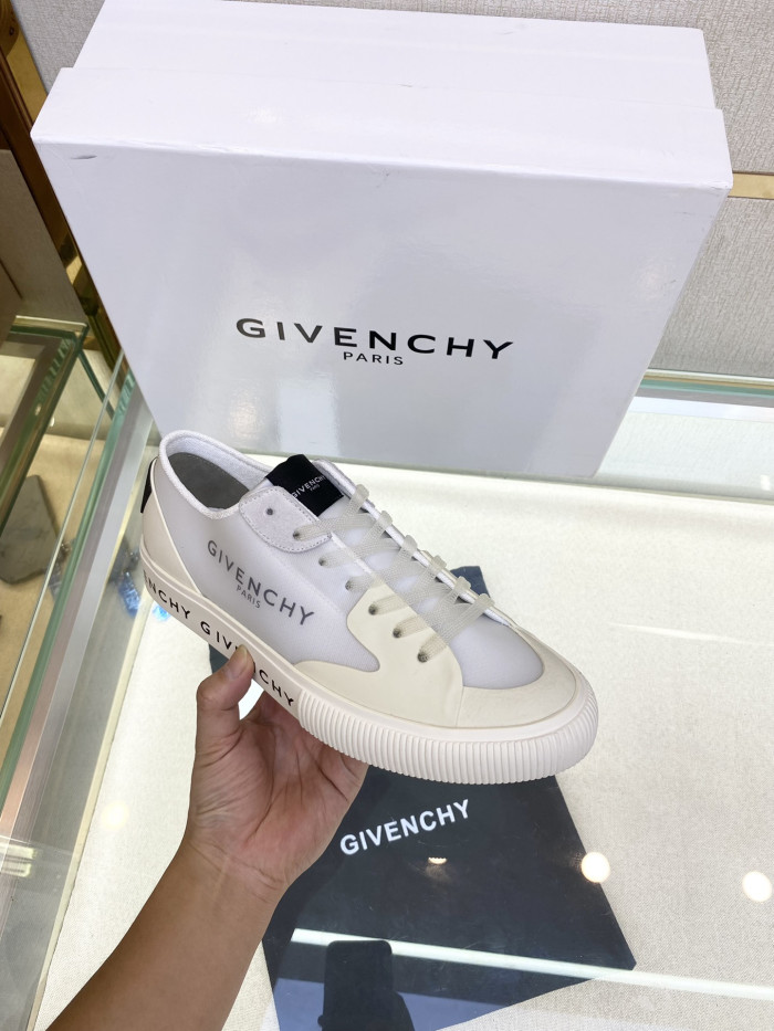 TB Givench Spectre Low-TOP SNEAKER