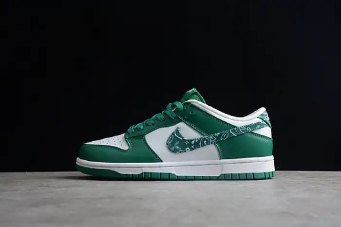 Husky Nike Dunk Low Essential Paisley Pack Green (W) DH4401-102