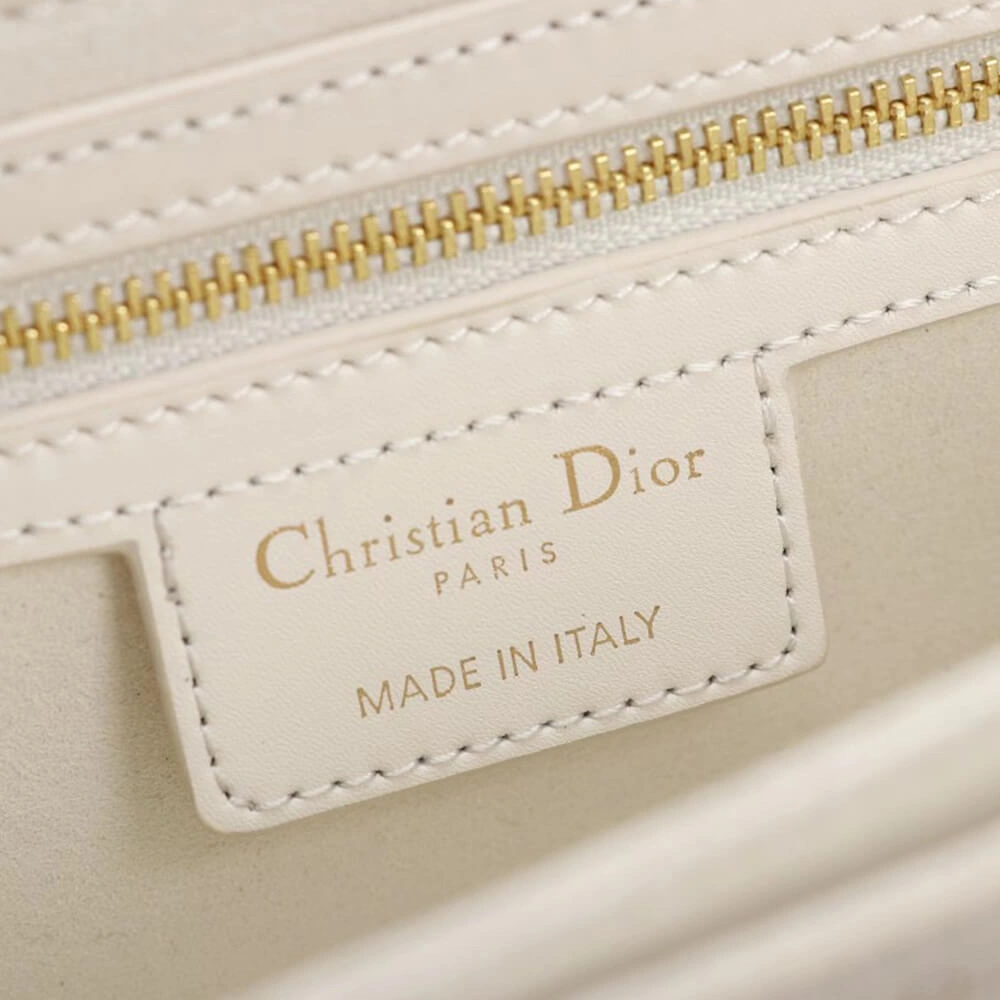 OdorResistant 30 MONTAIGNE AVENUE BAG 2267