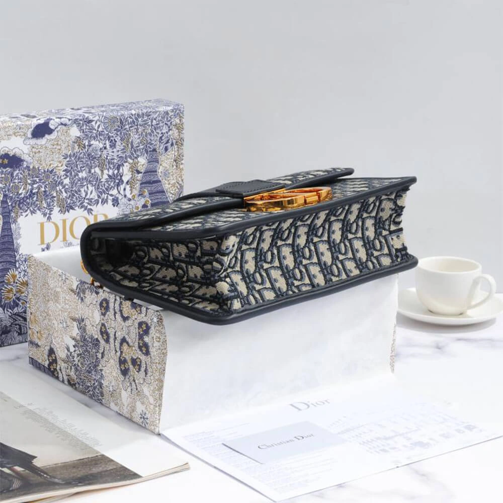 30 MONTAIGNE CHAIN BAG ModernLook 2390