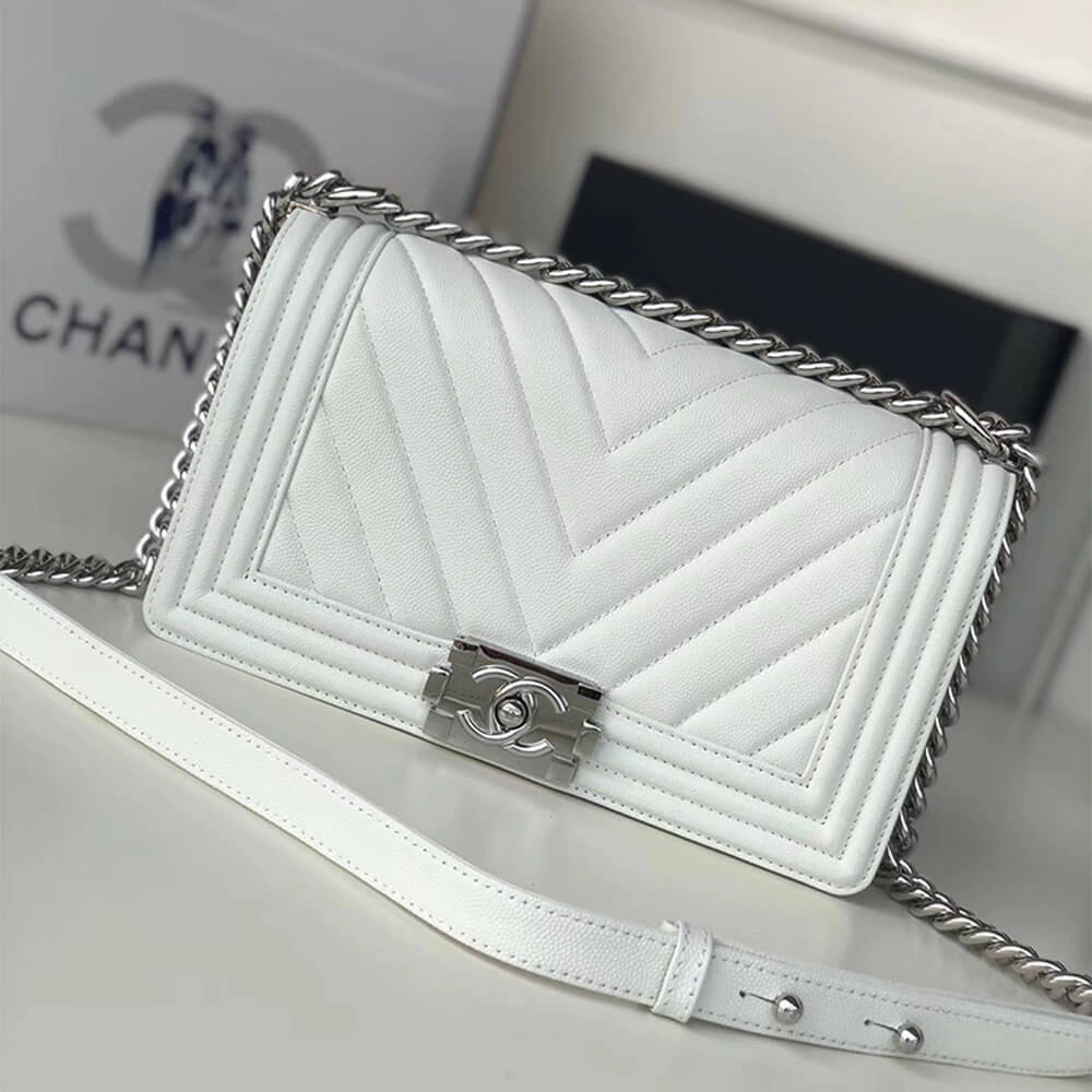 BOY CHANEL HANDBAG Lightweight 1707