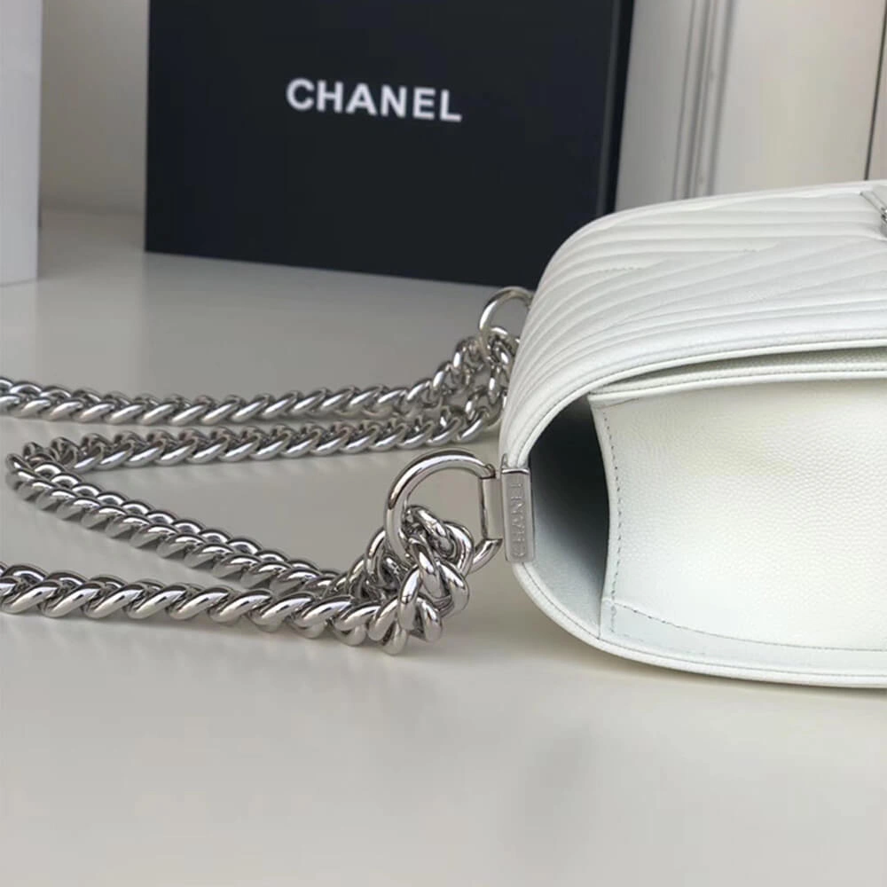 BOY CHANEL HANDBAG Lightweight 1707