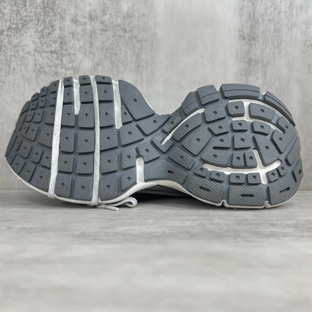 Versatile Balenciaga 3xl Sneaker 3500