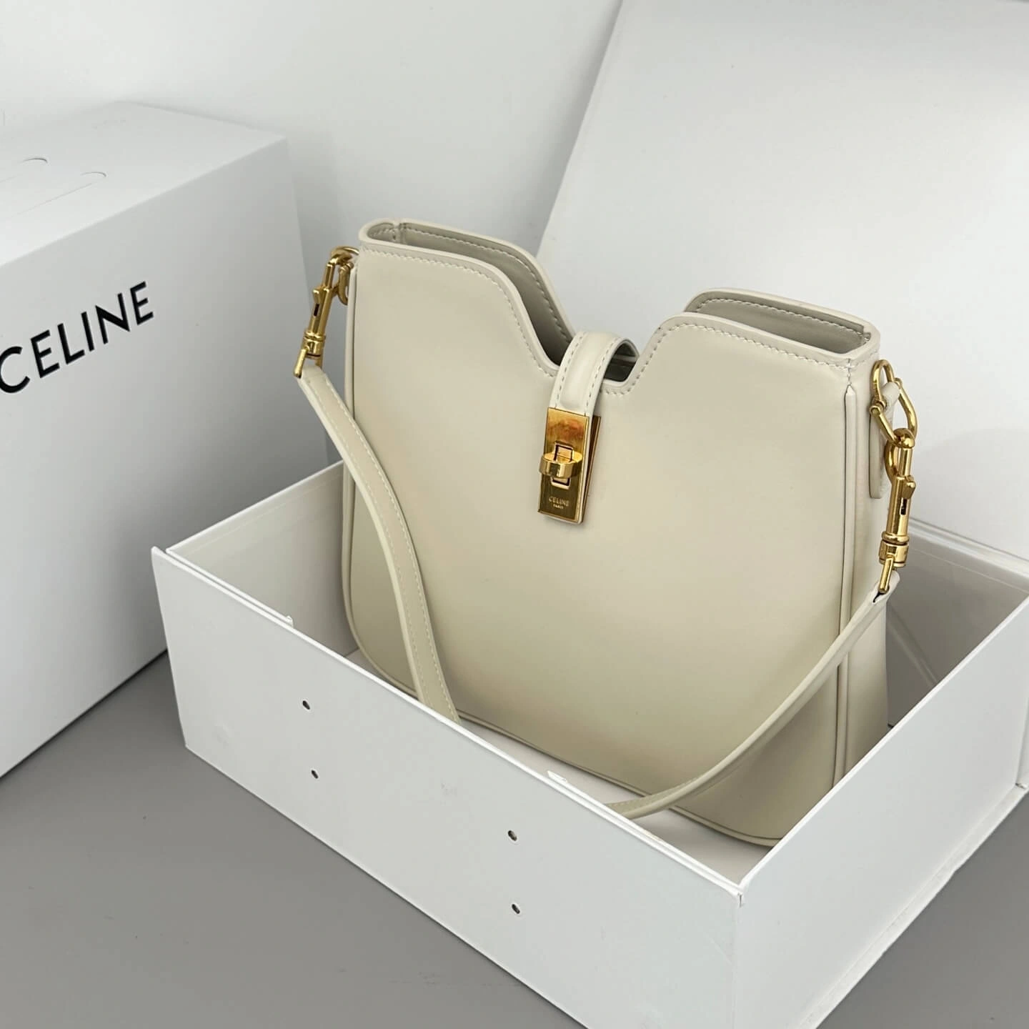 CAMILLE 16 SMALL BAG IN SMOOTH CALFSKIN(HIGH-END GRADE) Seasonal 2580