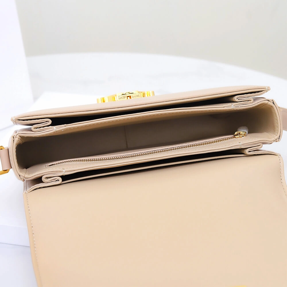Affordable CELINE CLASSIQUE TRIOMPHE BAG in shiny calfskin(HIGH-END GRADE) 2460