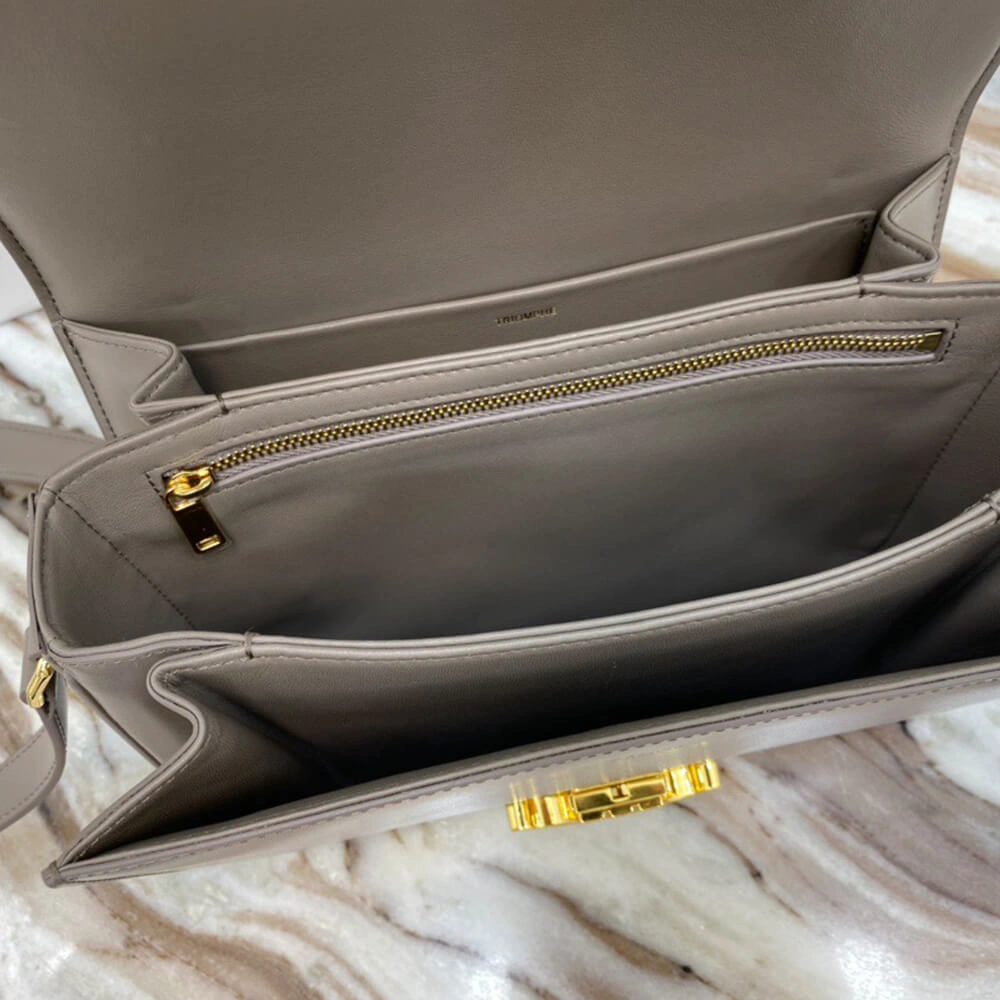 Modern CELINE CLASSIQUE TRIOMPHE BAG in shiny calfskin(HIGH-END GRADE) 2491