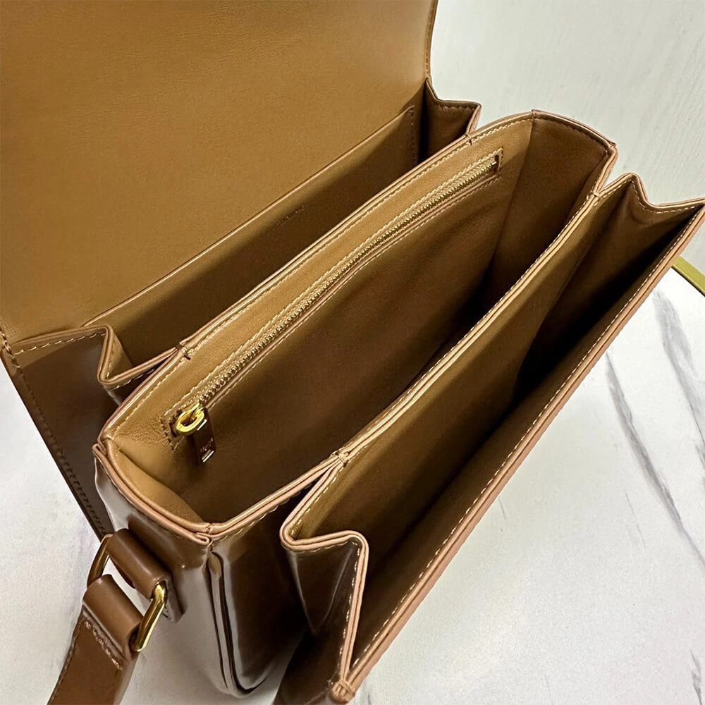 EyeCatching CELINE CLASSIQUE TRIOMPHE BAG in shiny calfskin(HIGH-END GRADE) 2504